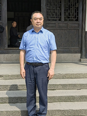 张学凯  常务副会长  三台商会会长